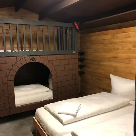 Daheim Triberg Hostel *