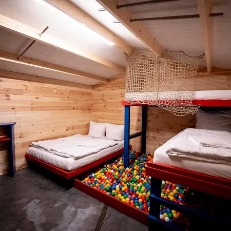 Daheim Triberg Hostel *